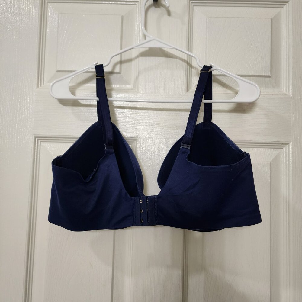 Victoria's Secret Navy Sexy Tee Smooth Wireless Push-Up Bra | 38DDD - Picture 2 of 6